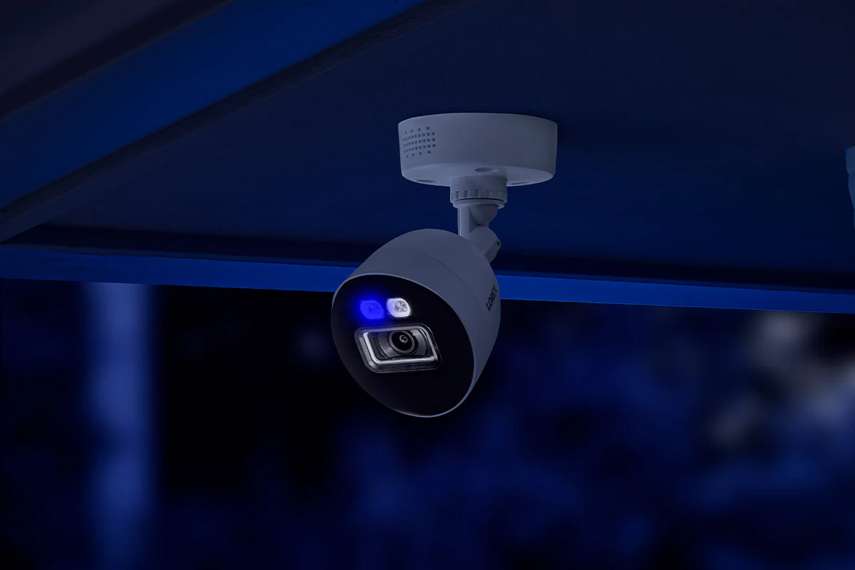 Lorex 4K Smart Deterrence CVI Wired Bullet Camera - Image 6