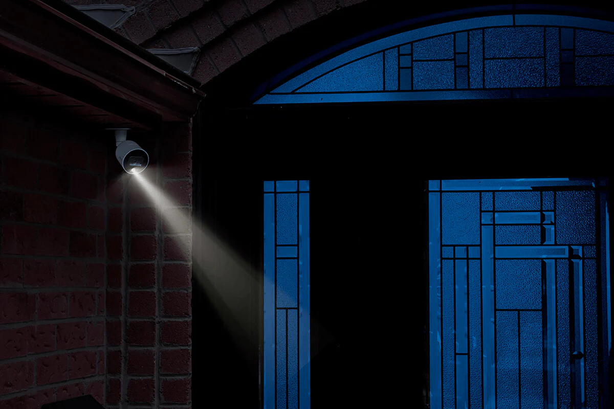 Lorex Smart Indoor/Outdoor 1080p Wi-Fi Camera With Smart Deterrence and Color Night Vision - Open Box - Image 10