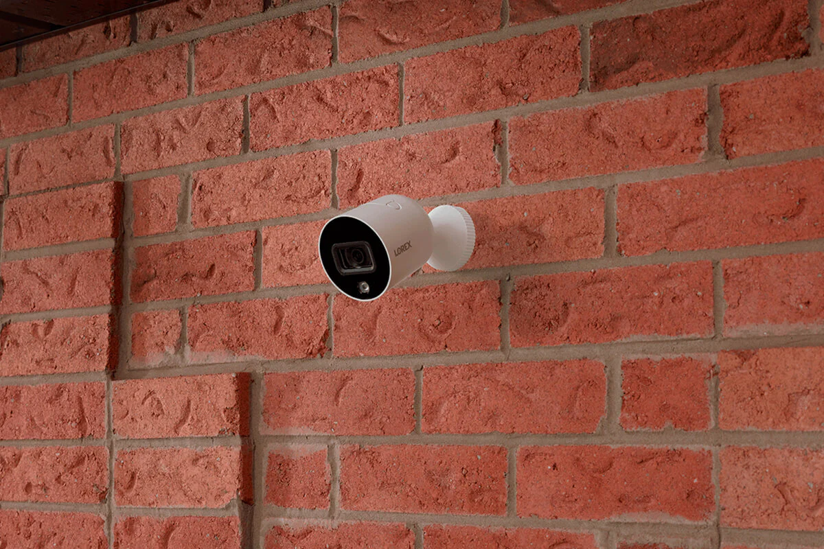 Lorex Smart Indoor/Outdoor 1080p Wi-Fi Camera With Smart Deterrence and Color Night Vision - Open Box - Image 11