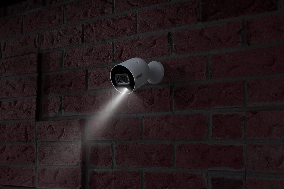 Lorex Smart Indoor/Outdoor 1080p Wi-Fi Camera With Smart Deterrence and Color Night Vision - Open Box - Image 7