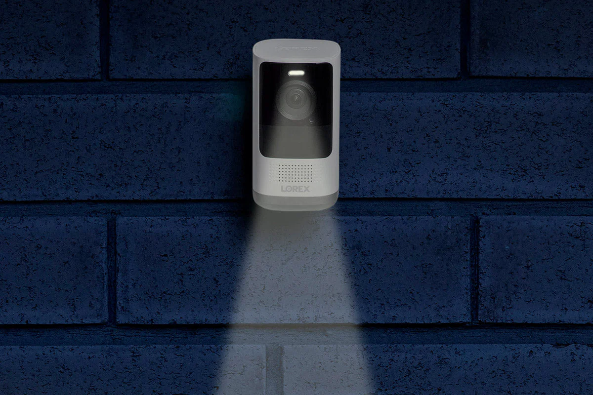 Lorex Classic Wire-Free Security System with Four 2K Battery-Operated Cameras - Image 7