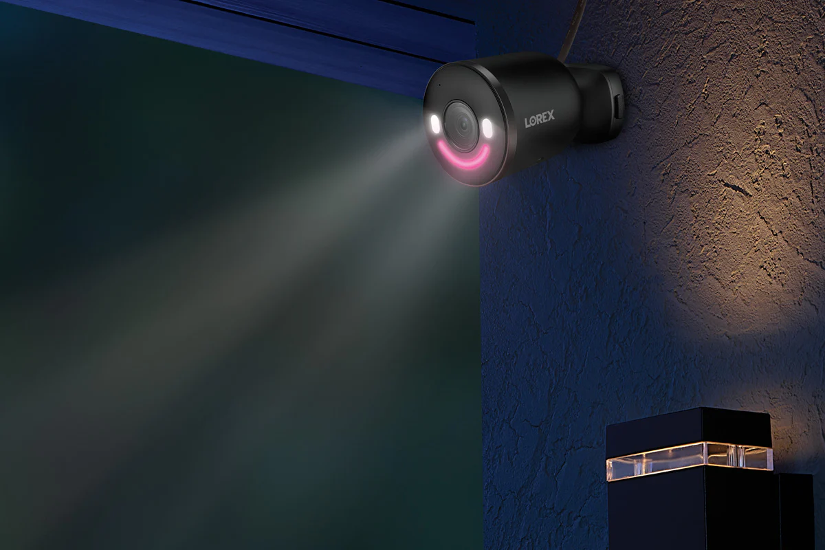 Lorex 4K Spotlight Indoor/Outdoor Wi-Fi 6 Security Camera with Smart Security Lighting (32GB, Cloud-Enabled) - Image 5