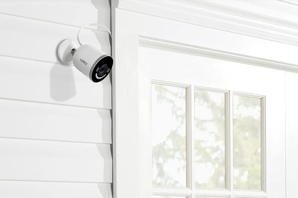 Lorex 4K Spotlight Indoor/Outdoor Wi-Fi 6 Security Camera with Smart Security Lighting (32GB, Cloud-Enabled) - Image 6